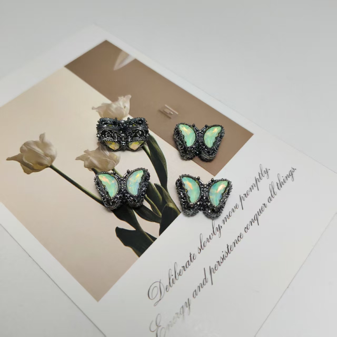 Diamant jaune moka plaqué noir