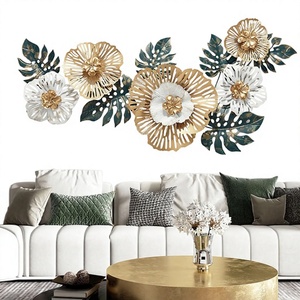Escultura de Pared Floral 3D de Metal Moderno de Calidad Garantizada, Hojas Blancas Doradas, Decoración para Sala de Estar - Product Image 1