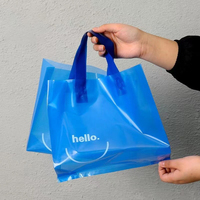 Sacs de courses en PE recyclables avec poignée Flexiloop et impression de logo – Pliables pour l'emballage de cadeaux et les magasins de vêtements/chaussures