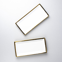 Vente en gros de plaques rectangulaires de luxe pour mariage de 12 pouces, vaisselle en céramique à bord doré, assiette à dîner blanche