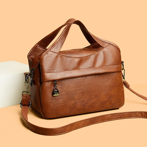 Sac à bandoulière rétro en cuir souple pour femme, grande capacité, utilisation quotidienne, printemps 2026 - Product Image 1