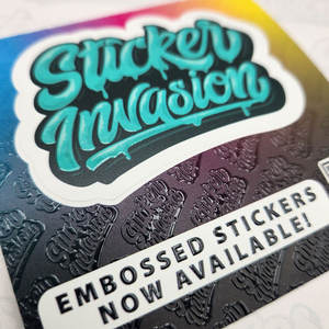 Autocollants personnalisés en vinyle PVC imperméable avec logo imprimé en relief 3D, vernis UV et découpe sur mesure - Product Image 6
