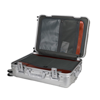 Valise trolley argentée, durable, de qualité supérieure, spacieuse, en aluminium, avec crochet latéral, verrouillage sécurisé, roues pivotantes à 360°, portable