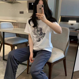 Conjunto de pijamas esportivos casuais de duas peças verão camiseta manga curta e calças de malha conforto térmico - Product Image 6