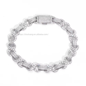 สร้อยข้อมือฮิปฮอปแบบหัวเข็มขัดขนาด 10 มม. ลายโซ่ 8 ตัวอักษร ผสมเพชรทรงสี่เหลี่ยม สำหรับผู้หญิง แฟชั่นทันสมัย สร้อยคอ Lijing - Product Image 5