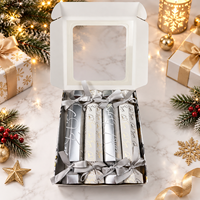 Maßgefertigte Silberne Weihnachtsknallboxen mit Prägung, Schaumstoffeinlage, Kleinen Spielzeugen, Knallern, Geschenken, Witzen und Bändern