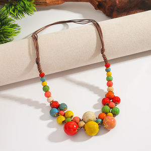 波西米亚风格彩色陶瓷串珠编织项链绿松石色似秋季水果项链，适合女性日常派对穿 - Product Image 4