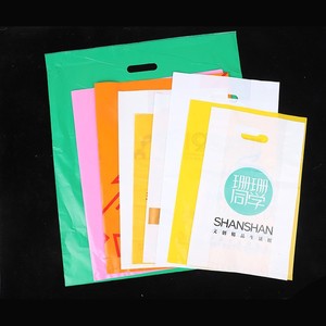 Fuente barata de fábrica, logotipo impreso personalizado, mercancía personalizada de HDPE LDPE, bolsa de compras de plástico con asa troquelada - Product Image 6