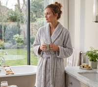 Robe de chambre d'hiver pour femme en flanelle à bulles, col châle, avec poches plaquées, couleur unie, personnalisable, vente en gros
