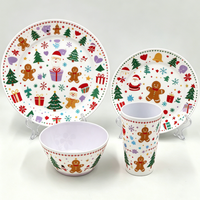 Service de table en mélamine imprimé arbre de Noël et pain d'épices pour les fêtes - Tendances Maison