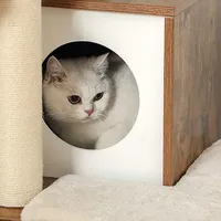 Arbre à chat mural en bois beige avec tapis en sisal de qualité supérieure pour chats