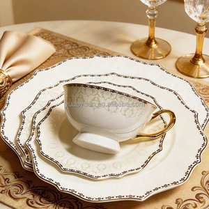 <span class=keywords><strong>Set</strong></span> <span class=keywords><strong>di</strong></span> Stoviglie Ecologiche per Casa in Porcellana Bone China con Intarsi in Oro, 66 Pezzi, <span class=keywords><strong>Set</strong></span> <span class=keywords><strong>da</strong></span> Tavola <span class=keywords><strong>di</strong></span> Lusso <span class=keywords><strong>da</strong></span> <span class=keywords><strong>12</strong></span> Pezzi Lavabile in Lavastoviglie - Product Image 2