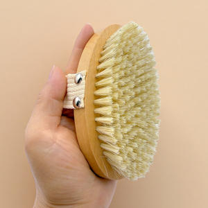 Cepillo de baño trasero para adultos de alta calidad, venta al por mayor, cerdas de jabalí, exfoliante corporal seco, madera de haya con limpiador corporal de forma ovalada de estilo Simple - Product Image 3