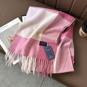 Écharpe en cachemire douce avec logo personnalisé, châle d'hiver en cachemire pour femmes, écharpe à carreaux, accessoire d'automne/hiver - Product Image 3