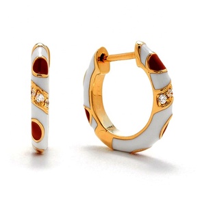 Milskye bijoux fins à la mode plaqué <span class=keywords><strong>or</strong></span> 18 carats 925 argent <span class=keywords><strong>créole</strong></span> mini tuscard email leo boucles d'oreilles créoles en émail <span class=keywords><strong>blanc</strong></span> doré - Product Image 1