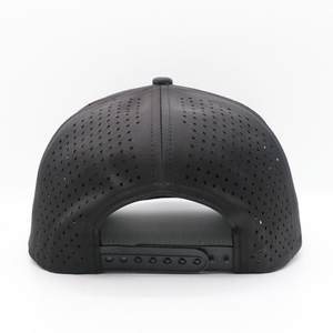 Gorra de Béisbol Ajustable de Alta Calidad, Negra, de Terciopelo con Logotipo de Letras en Goma, Impermeable, Unisex, con Diseño de Tela Estampada - Product Image 4