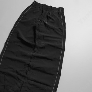 <span class=keywords><strong>Pantaloni</strong></span> Sportivi <span class=keywords><strong>in</strong></span> Nylon Personalizzati, Impermeabili e Antivento, <span class=keywords><strong>con</strong></span> Linee a Contrasto, <span class=keywords><strong>Vita</strong></span> Elastica, Vestibilità Ampia, <span class=keywords><strong>Jeans</strong></span> da <span class=keywords><strong>Uomo</strong></span> - Product Image 3