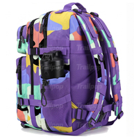 Sac à dos de sport Trailpop 45L avec compartiment séparé pour gants de boxe et support pour pads de frappe, idéal pour le Muay Thai et le MMA
