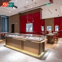Vitrine à bijoux sur mesure en bois laqué verrouillable pour zone commerciale haut de gamme et présentoir de détail