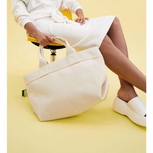 Sac fourre-tout en toile naturelle blanc uni personnalisable par sublimation pour femmes, avec fermeture éclair et longues poignées - Product Image 2