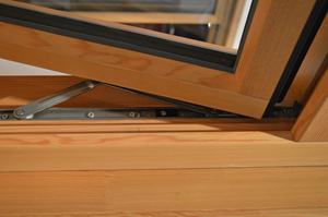 Finestre a Vasistas in Legno Massello con Triplo Vetro e Zanzariera, Design Moderno Classico Penjoy - Product Image 4