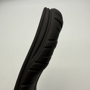 Suela para Sandalias y Pantuflas de Diseño Nuevo de Huadong, Suela de PU de Buena Calidad para Hombre, Suela Cosida - Product Image 4