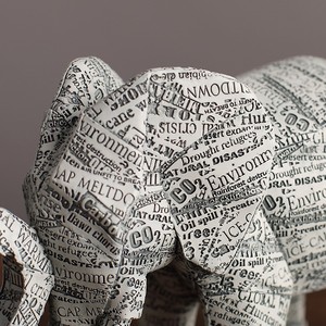 Figura de Elefante de Resina con Textura de Periódico, Decoración Feng Shui para Sala de Estar, Oficina y Hogar - Product Image 3