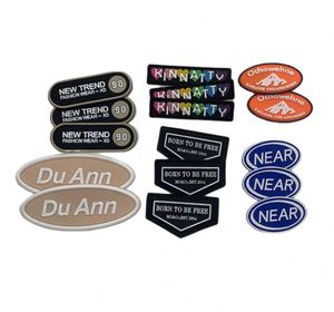 Étiquette de vêtement personnalisée en PVC souple 3D, silicone gaufré, logo personnalisé pour sac à dos, chapeau, porte-clés - Product Image 2