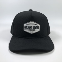 Casquette de baseball OEM de haute qualité en polyester noir imperméable découpé au laser pour le sport conception personnalisée 5 panneaux en caoutchouc pvc logo