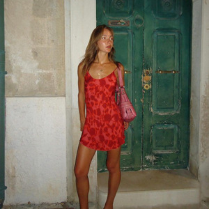 Nuovo Abito Corto Rosso Stile Francese con Stampa, Scollo a V e Spalline, per <span class=keywords><strong>Donna</strong></span>, <span class=keywords><strong>Casual</strong></span> <span class=keywords><strong>Chic</strong></span>, Snellente, in Chiffon con Vita Naturale - Product Image 3