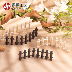 รั้วไม้ตกแต่งสวนจิ๋ว Dp Craft สีน้ำตาลกาแฟ สีไม้ธรรมชาติ ทำด้วยมือ รูปทรงสี่เหลี่ยมผืนผ้า ตั้งวางได้ - Product Image 1