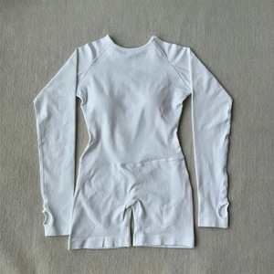 Tuta intera <span class=keywords><strong>da</strong></span> yoga sexy in nylon senza cuciture a maniche lunghe <span class=keywords><strong>da</strong></span> <span class=keywords><strong>donna</strong></span>, con schiena scoperta, effetto push-up, reggiseno integrato, per fitness e palestra - Product Image 4