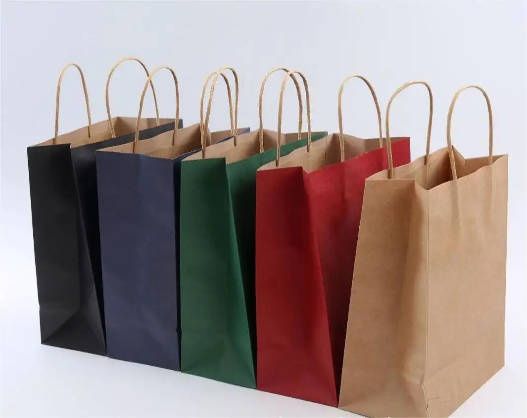 حقيبة ورقية للتسوق مقاومة للماء ملونة رخيصة، حقائب ورقية من ورق كرافت مع مقبض حبل