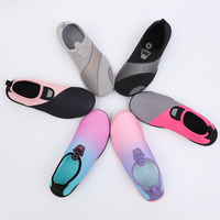 Chaussures aquatiques unisexes pour adultes à séchage rapide en mesh avec semelle intermédiaire en EVA et semelle extérieure en caoutchouc antidérapante pour la plage et la piscine