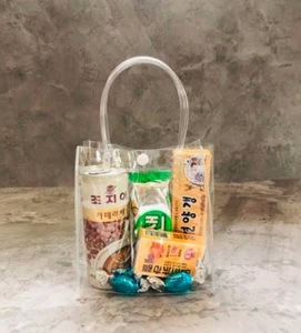 Bolsa de Mano Transparente Personalizada con Logotipo, Base Cuadrada de PP, Asa Larga, Diseño Impermeable con Impresión Serigrafiada para Ramos de Flores - Product Image 3