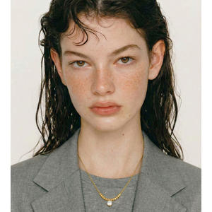 JINYOU 020 Collar de Cadena Fina de Diseño Moderno, <span class=keywords><strong>Acero</strong></span> <span class=keywords><strong>Inoxidable</strong></span> Chapado en Oro con Cuentas Cuadradas y Colgante de Circonia Cúbica - Product Image 3