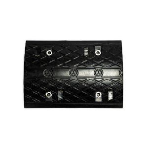 Pente de ralentissement en caoutchouc de sécurité Wesure 500x350x50mm Jaune Noir pour le contrôle du trafic et la sécurité routière - Product Image 3