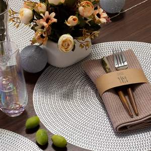 Manteles Individuales Nórdicos de Cuero Calado de 15 Pulgadas, Antideslizantes, Resistentes al Calor, Ecológicos, Personalizables y Metálicos - Product Image 4