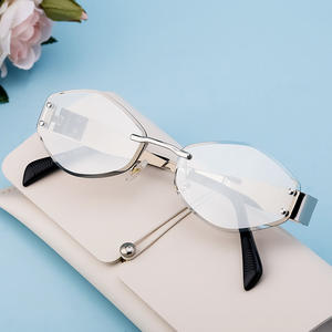 Lunettes de soleil sans monture de style européen, verres PC, protection UV400, unisexe, monture noire petite taille, pare-soleil classe 2 - Product Image 1