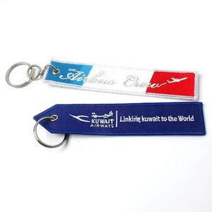 Porte-clés en tissu brodé personnalisés avec logo de marque, design avion, <span class=keywords><strong>pour</strong></span> <span class=keywords><strong>la</strong></span> vente en gros à prix abordable, idéaux avant le vol - Product Image 1
