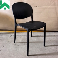 Chaise de salle à manger en plastique PP noir simple italienne, durable, en maille, pour la maison et l'extérieur, restaurants, plages, pubs