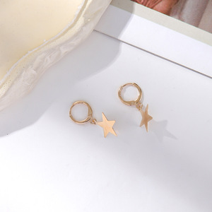 Boucles d'oreilles créoles en alliage de zinc, motif visage souriant, tendance, pour soirée, ensemble de boucles d'oreilles pendantes colorées à motif dessin animé - Product Image 3