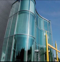 Produit phare : Verre courbé sur mesure, trempé, feuilleté et doublement renforcé, pour murs rideaux industriels et décorations de salles de bain de haute qualité