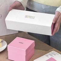 Maßgefertigte Geprägte Bäckerei-Geschenkbox-Set, Lange 4-Fach Madeleine-Kuchenbox, Quadratische Mousse-Dessertbox mit Passender Papiertüte