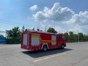 Camión de bomberos Isuzu 4x2 de 5 metros cúbicos con tanque de agua, camión de rescate con espuma de 3 toneladas, camión de bomberos para aeropuertos de 8m³ en venta. - Product Image 5