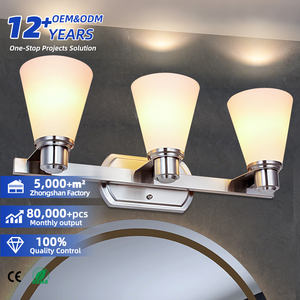 3 luminaires de salle de bain de haute qualité, appliques murales en laiton finition or avec verre cylindrique - Product Image 1