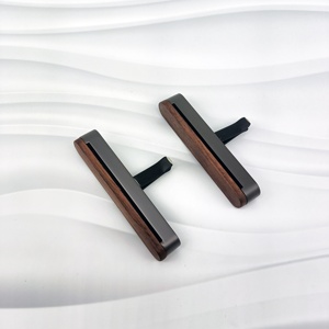 Biểu Tượng Tùy Chỉnh Nhôm Hợp Kim Xe Làm Mát Không Khí <span class=keywords><strong>Vent</strong></span> <span class=keywords><strong>Clip</strong></span> Kim Loại Trang Trí Xe Gỗ Xe Nước Hoa Khuếch Tán <span class=keywords><strong>Vent</strong></span> <span class=keywords><strong>Clip</strong></span> - Product Image 3