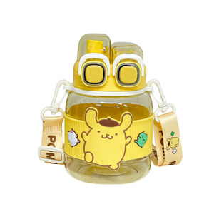 Botella de agua Kulomi Tritan de 500 ml con diseño de dibujos animados y correa cruzada para niños y estudiantes, botella deportiva portátil. - Product Image 1