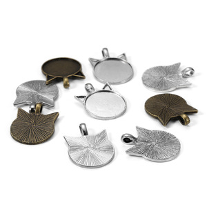 Base para colgante con orejas de gato, 25 mm, aleación vintage, accesorios de joyería DIY para hacer collares, color bronce antiguo y plata. - Product Image 3