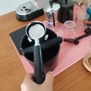 Nuevo producto Ideas 2024 <span class=keywords><strong>Mango</strong></span> de plástico <span class=keywords><strong>Delonghi</strong></span> 304 Máquina de espresso sin fondo de acero inoxidable Portafiltro de café con 3 orejas - Product Image 5